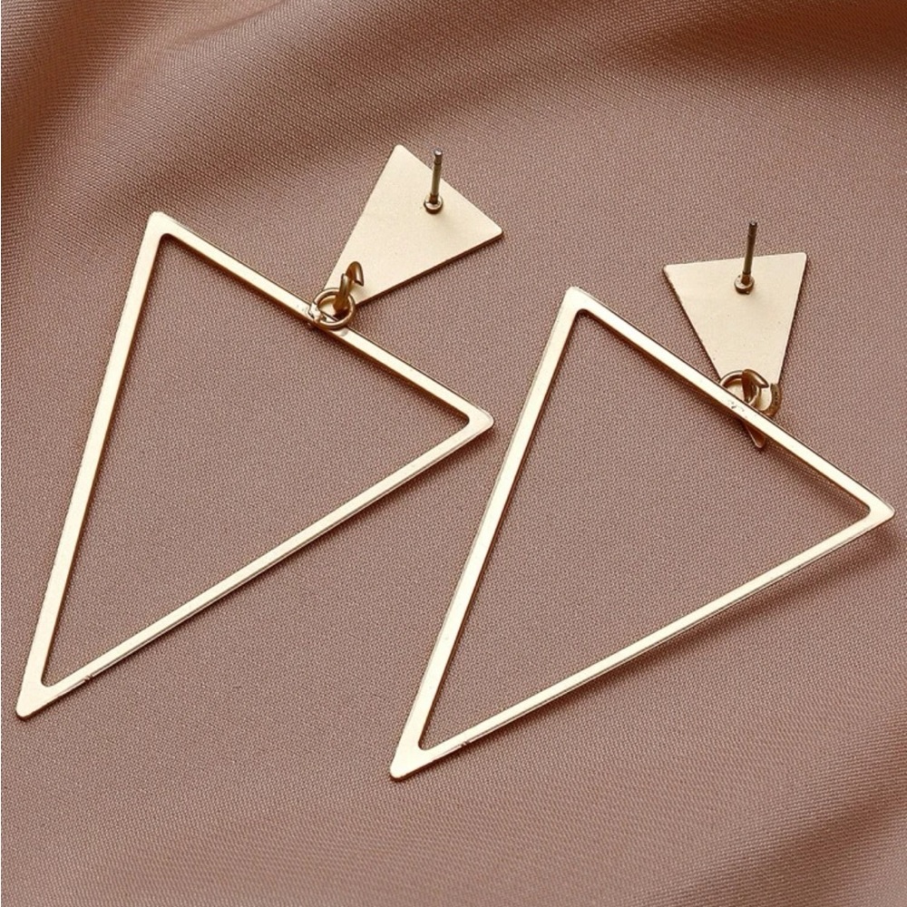 Luxe Triangle Statement Golden Earrings - Picture 4 of 5